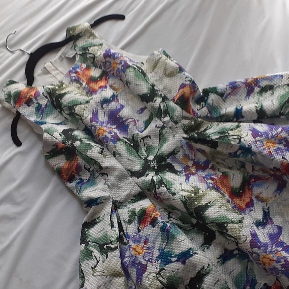 Floral pleated dress - Picture 11 of 12